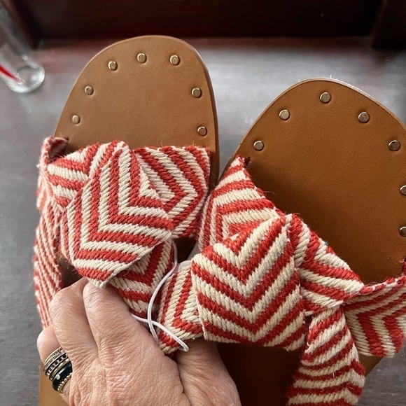 Universal Thread Woven Slides Size 6 1/2 NWT - Picture 3 of 3